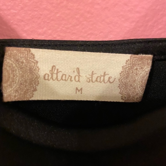 NWT Altar’d State Women’s black satin cowl neck tank in size medium - Picture 3 of 6